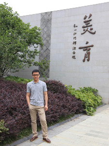 余哲峰（大学生艺术团话剧队、朗诵队指导老师）