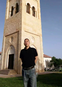 包卫党（大学生艺术团合唱队指导老师）